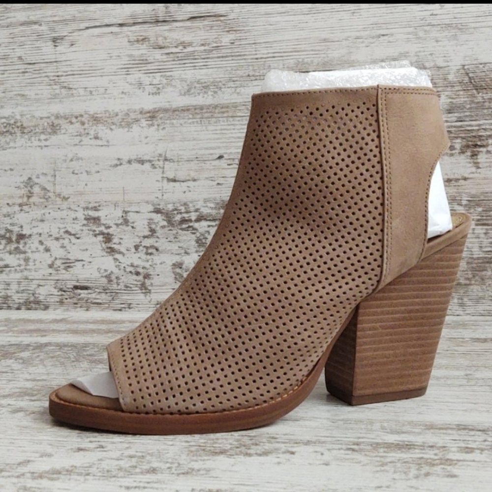 🟦NWT Gianni Bini Leather Open Toe Heel